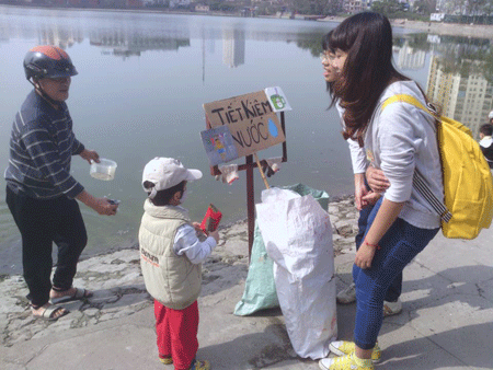 Nhận lì xì khi tiễn ông Táo về trời 1