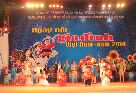 S&ocirc;i nổi cuộc thi "Gia đ&igrave;nh t&agrave;i năng" 1