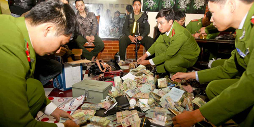 Ph&aacute; sới bạc lớn nhất miền Bắc 1