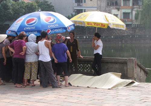 C&aacute;n bộ phường tự tử ở Quốc Tử Gi&aacute;m  1