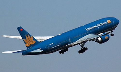 M&aacute;y bay Vietnam Airlines hạ c&aacute;nh khẩn cấp ở Indonesia 1