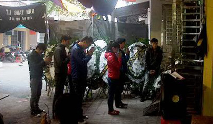 Nỗi đau gia đ&igrave;nh sinh vi&ecirc;n bị s&aacute;t hại tr&ecirc;n giảng đường  1