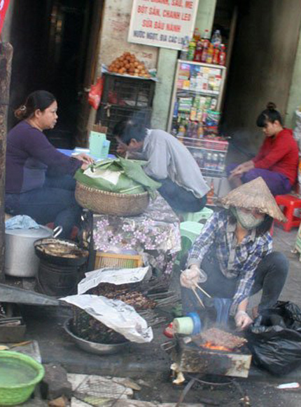 Phố H&agrave; Nội dậy m&ugrave;i x&agrave;o nấu 4