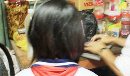 Nữ sinh lớp 8 tố bị luật sư bắt cởi đồ, sờ soạng 1