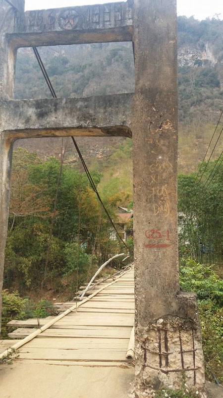 Qua những chiếc cầu treo "rợn người" hơn cả Chu Va 6 4