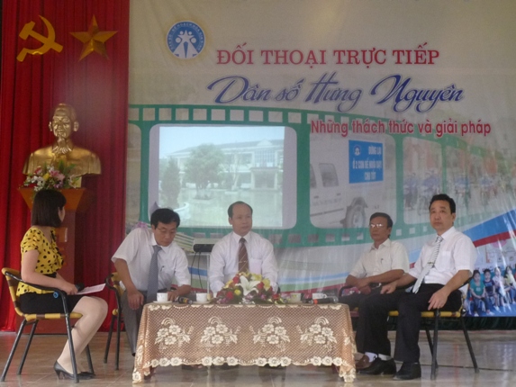 Đối thoại trực tiếp “Dân hỏi, cán bộ trả lời” về dân số tại huyện Hưng Nguyên  3