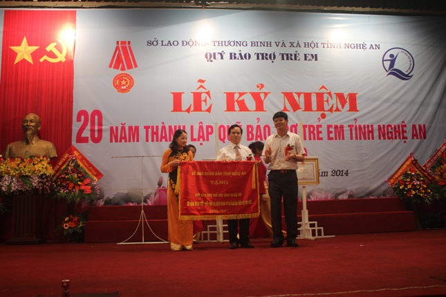 20 năm kết nối những tr&aacute;i tim nh&acirc;n &aacute;i v&igrave; trẻ em 2