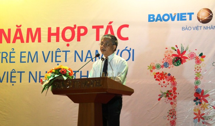  Trao qu&agrave; &ldquo;C&ugrave;ng h&ograve;a nhịp y&ecirc;u thương&rdquo; 1