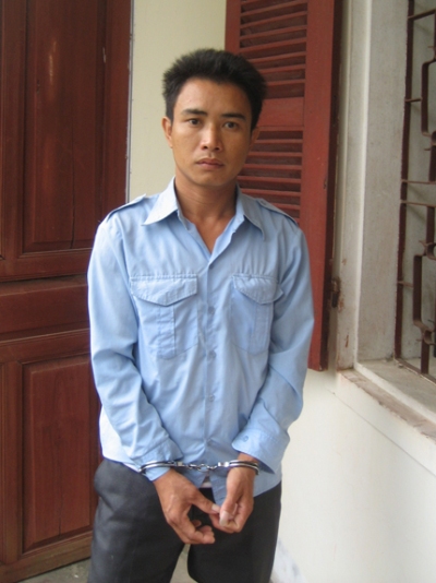 Bắt kẻ giả dạng… Trung úy công an lừa đảo 1