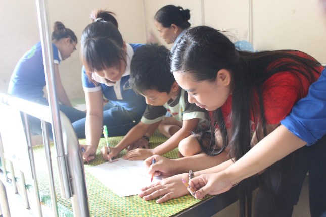 &ldquo;Gọt m&aacute;u cho đi &ndash; Cuộc đời ở lại&rdquo; 2