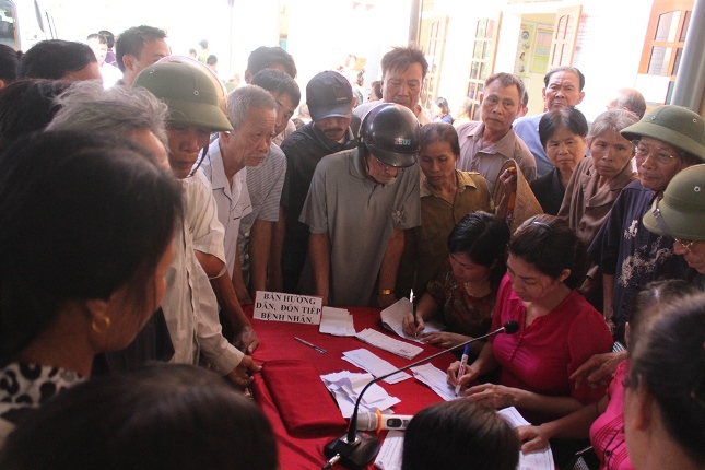 60 thầy thuốc BV Bạch Mai khám bệnh miễn phí tại Nghệ An 1