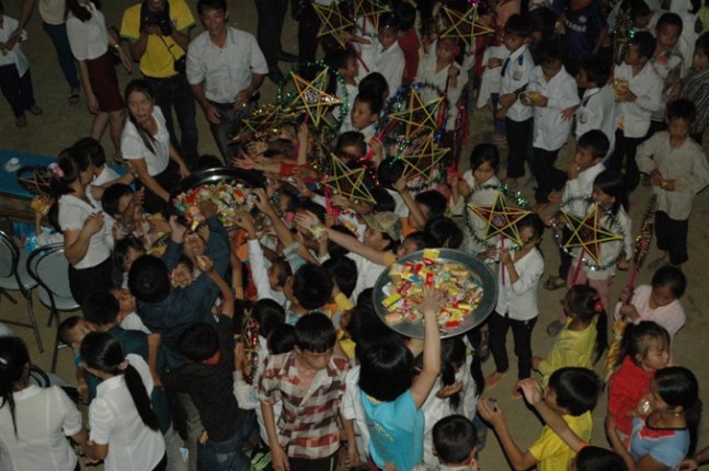 Trung thu miền bi&ecirc;n viễn 2