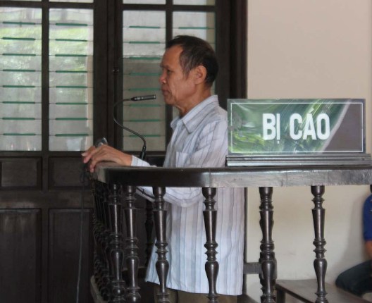 60 tuổi vào tù vì " làm bậy" với cháu bé hàng xóm 1