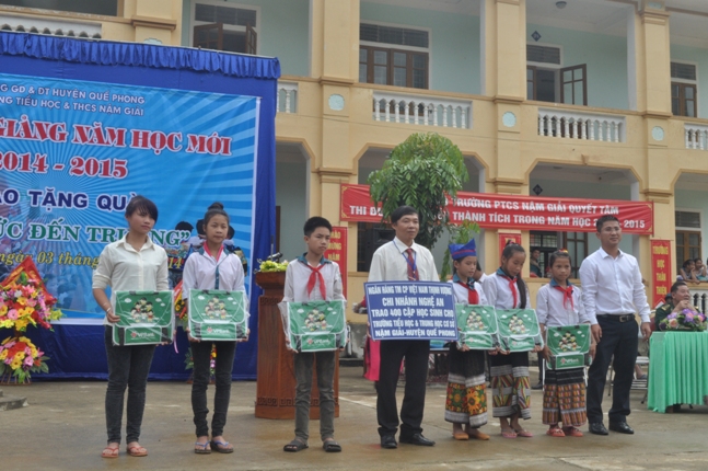 Nghệ An: Không để trẻ em nghèo thất học 2