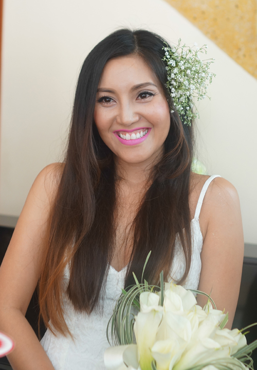 Hồ B&iacute;ch Ngọc từng gi&agrave;nh chiến thắng trong cuộc thi Tiếng h&aacute;t Truyền h&igrave;nh TP HCM 2003 nhưng hoạt động nghệ thuật &acirc;m thầm, &iacute;t xuất hiện tr&ecirc;n mặt b&aacute;o hơn c&aacute;c đồng nghiệp kh&aacute;c. Ở tuổi 32, nữ ca sĩ vừa t&igrave;m được bến đỗ b&igrave;nh y&ecirc;n b&ecirc;n &ocirc;ng x&atilde; người Thụy Sỹ.