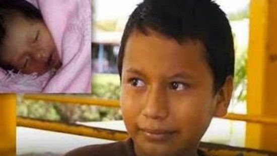 Cậu bé 11 tuổi là người bố trẻ nhất Mexico. (Ảnh: News Network)