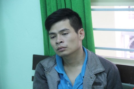 
Nghi can Vạn tại cơ quan c&ocirc;ng an.
