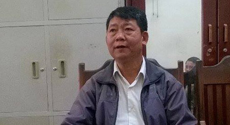 
Ông Đào Đình Xóa, trưởng công an xã Cẩm Phúc (huyện Cẩm Giàng, tỉnh Hải Dương) đang thông tin về vụ việc
