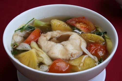 Canh chua cá lóc là món ăn từ lâu đã quen thuộc với người dân Việt Nam.