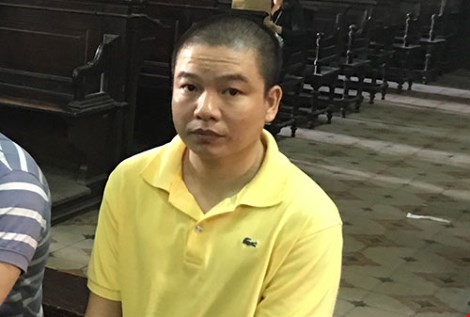 
Bị cáo Tùng tại phiên xử.
