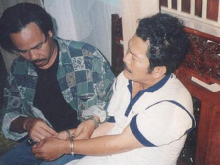 
Ho&agrave;ng lựu đạn l&uacute;c bị bắt
