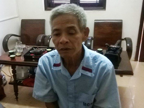 Nghi can Đỗ Văn Năm tại trụ sở c&ocirc;ng an