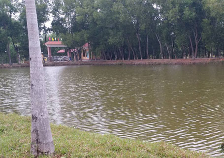 Khu vực hồ nơi hai mẹ con chị Hà không may bị ngã xuống