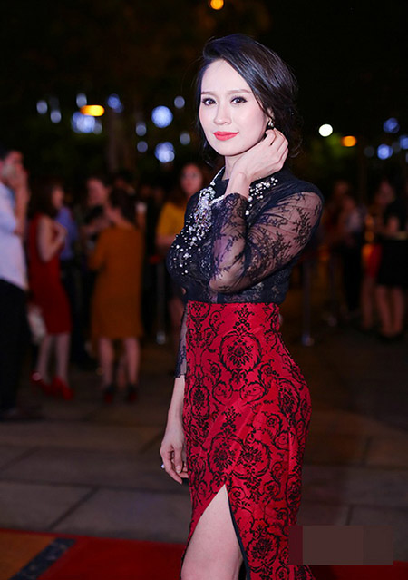 Nữ diễn viên Thanh Thúy xuất hiện tại buổi ra mắt phim Già gân, găng tơ và mỹ nhân.