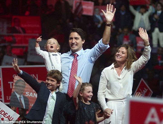 
Gia đình nhỏ của tân Thủ tướng Canada. Ảnh: Rex

