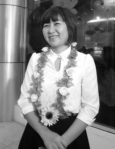 
 Bà Hoa trong lần vinh danh 10 gương mặt trẻ toàn quốc 2012 . (Ảnh: Internet)
