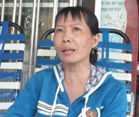 Chị Phạm Tuyết Mai cho biết sẽ khởi kiện để đòi lại quyền lợi chính đáng của mình.