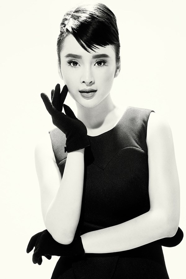  Trong bộ ảnh mới nhất, Angela Phương Trinh hóa thân thành huyền thoại thời trang Audrey Hepburn