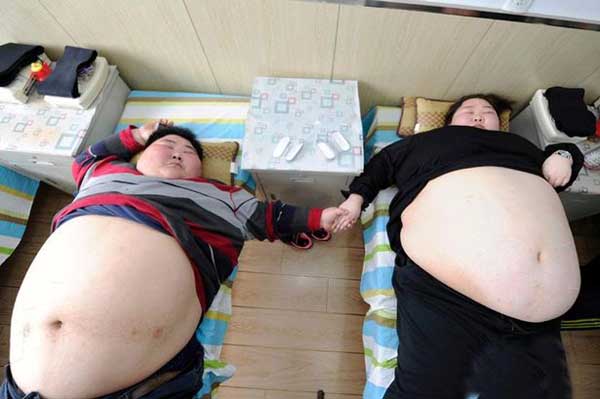 Họ kh&ocirc;ng thể sex v&igrave; qu&aacute; b&eacute;o. Ảnh:&nbsp;CEN