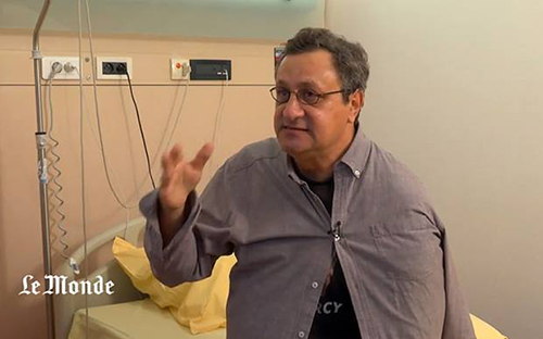 Nhà báo Daniel Psenny tại bệnh viện. Ảnh: Le Monde