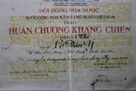 
Sau kháng chiến, ông Lê Văn Ý được Nhà nước tặng Huân chương kháng chiến hạng Nhì.

