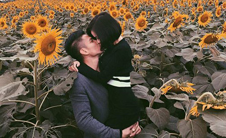 Hình ảnh lãng mạn mới đây nhất của vợ chồng Tâm Tít thu hút hàng nghìn lượt like (thích)