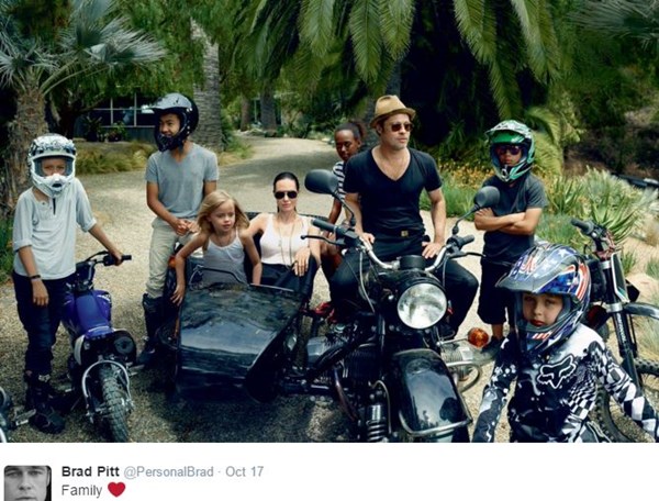 Ảnh chụp đầy đủ các thành viên gia đình Brangelina được Brad đăng trên tài khoản cá nhân. Pax Thiên đứng ngoài cùng bên phải, cạnh Brad Pitt - Ảnh: Twitter