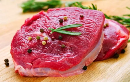 
Theo các chuyên gia ẩm thực, thịt lợn và thịt bò kị nhau, làm giảm các chất dinh dưỡng có trong nhau vì bản chất thịt lợn có tính hàn còn thịt bò là tính ôn. Ảnh minh họa.
