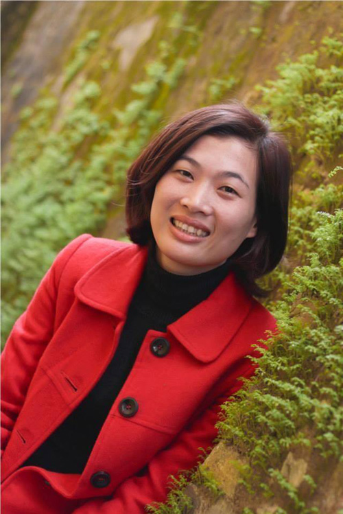 Chị Ng&ocirc; Thi Ho&agrave;ng Hiệp c&oacute;&nbsp;t&igrave;nh y&ecirc;u đầu với&nbsp;hoa phong lan