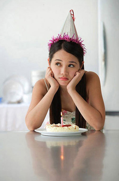 
Tôi làm mọi cách để mình thật lộng lẫy trong ngày cưới và nhanh chóng gửi tấm thiệp hồng đến tay anh với hi vọng sẽ làm anh choáng váng. (ảnh minh họa)

