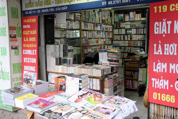 Hàng thuê truyện trên phố Tô Hiệu của bác Hương.