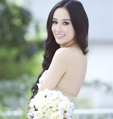 Trong khi đó, Hoa hậu Việt Nam 2006 Mai Phương Thúy ngày càng tiến xa và nổi tiếng sau hàng loạt scandal trải đều từ lớn đến nhỏ.