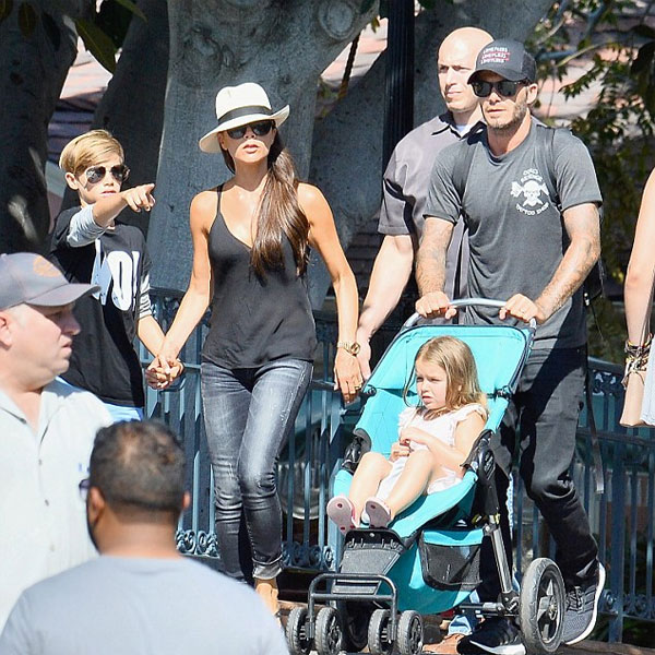 Cả nhà Becks cùng nhau đi chơi Công viên Disneyland hồi tháng 8.
