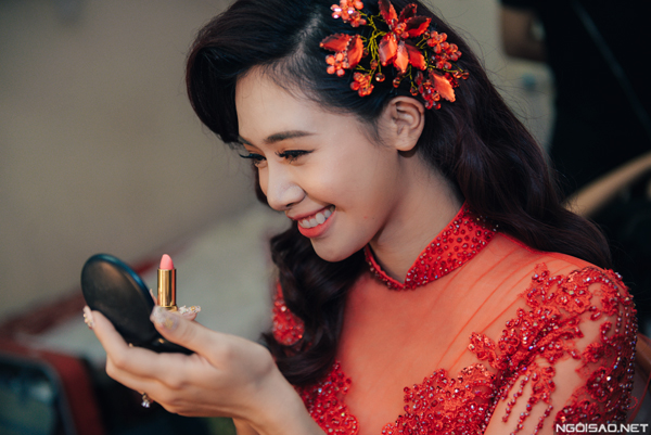 Hot girl Hà Mjn rạng ngời trước giờ ăn hỏi.