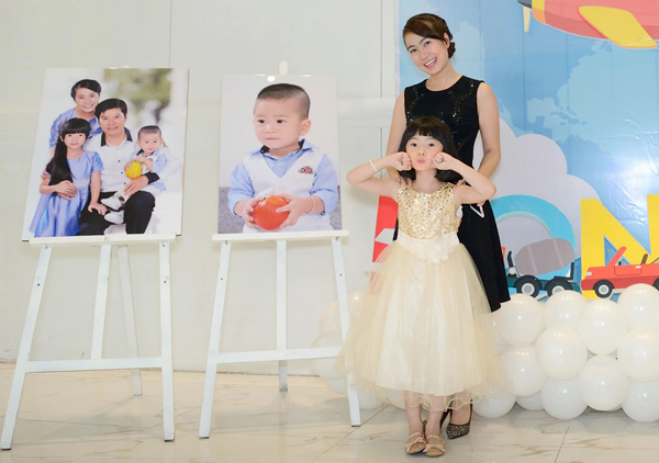 Bé Dâu, con gái đầu lòng của Thảo Hugo lại đáng yêu như nàng công chúa.