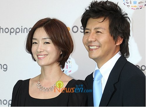 Son Ji Chang và nữ diễn viên Lời cầu hôn thứ hai - Oh Yeon Soo vẫn hạnh phúc sau gần 20 năm chung sống.