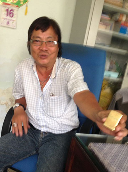 Anh Minh v&agrave; chiếc bật lửa Zippo