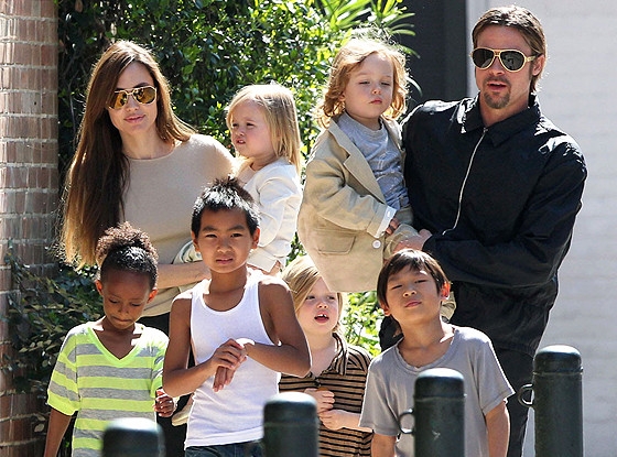 Đại gia đình của Jolie và Pitt. (Ảnh: E Online)