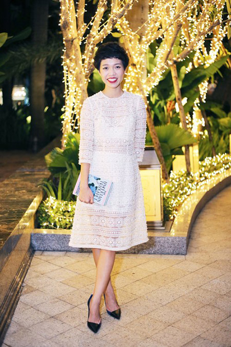 Fashionista Nicky Khánh Ngọc cuốn hút không kém với váy được đính thủ công của Tùng Vũ.