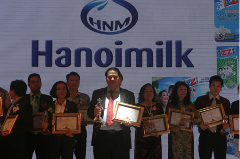 Sữa IZZI của Hanoimilk vinh dự nhận giải thưởng “Tin và Dùng”